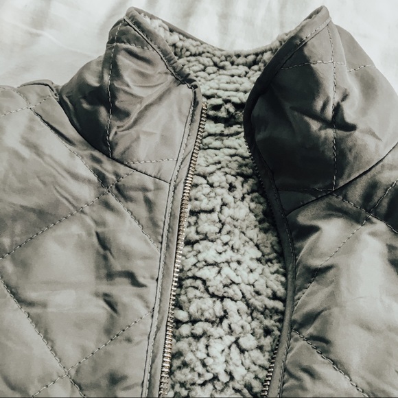 Reversible Grey Olive Vest - Picture 5 of 5